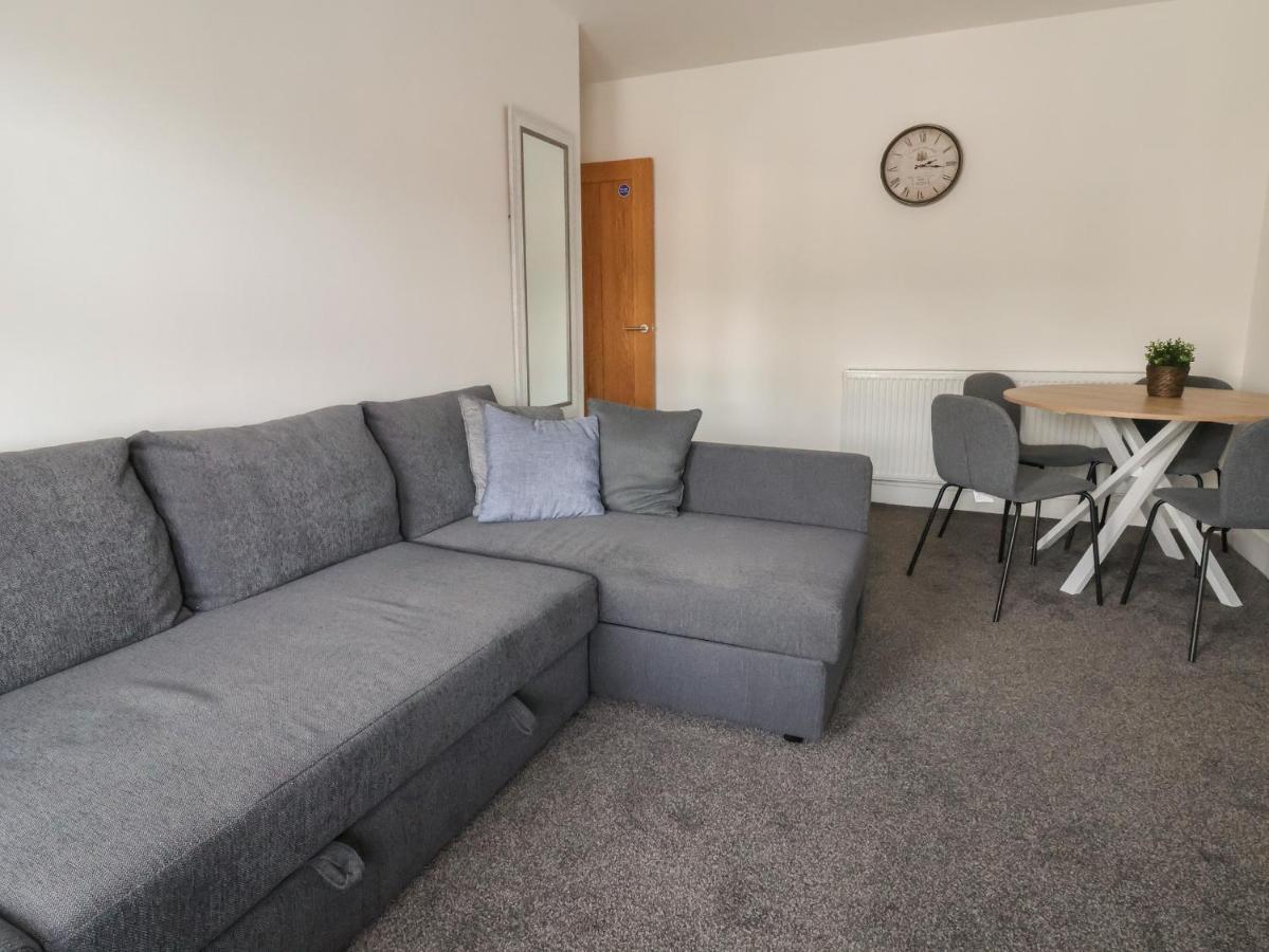 4 * Conwy