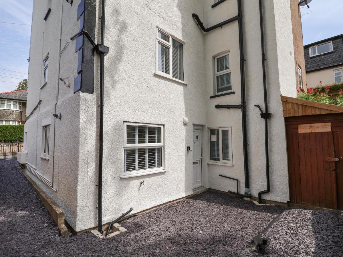 4 * Conwy